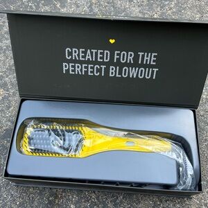 ⭐️Dry Bar Brush Crush⭐️